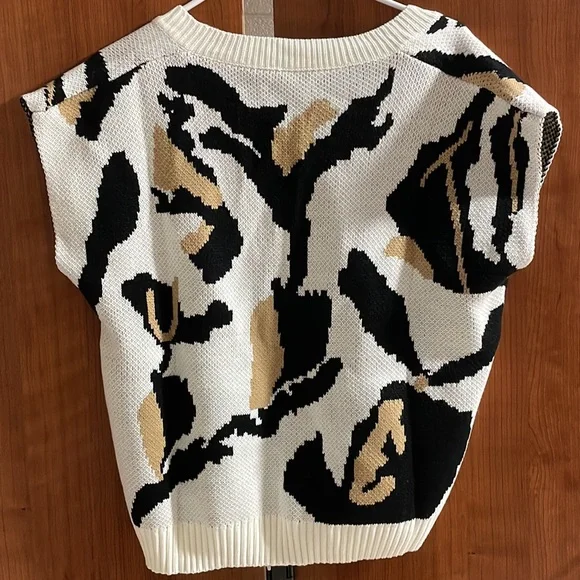RESERVED|Multicolor Printed Sweater Vest New - Picture 4 of 4